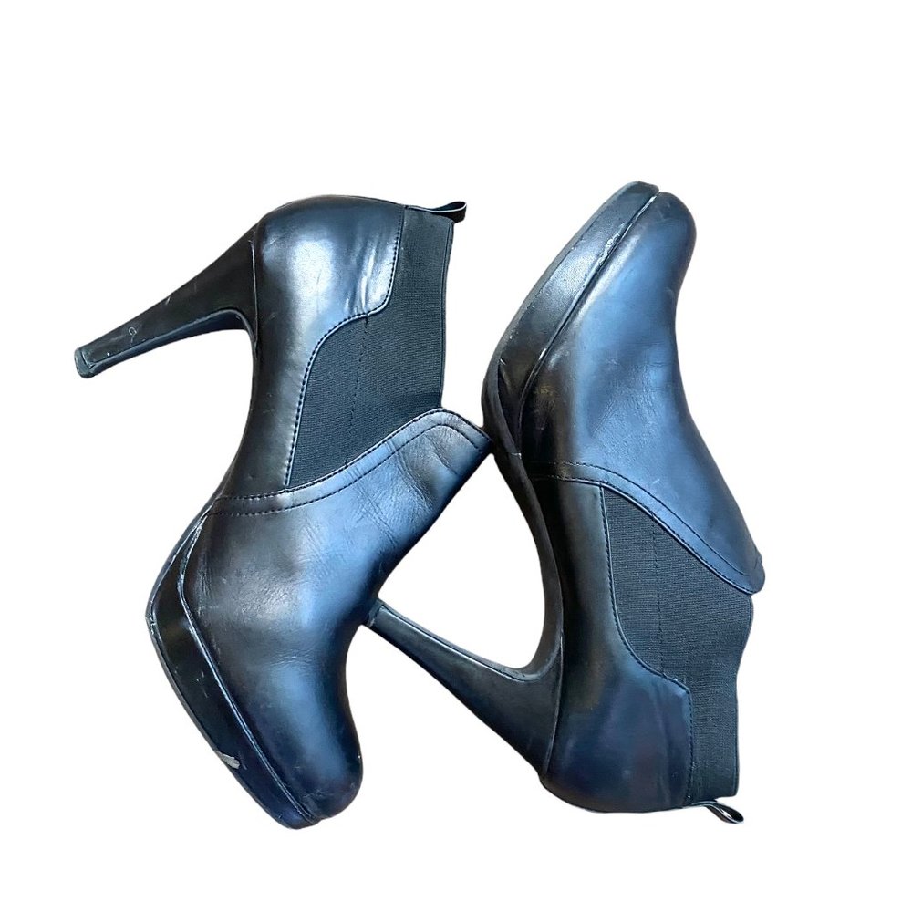 Adrienne Vittadini Women's Booties, Style Av-Patia, Color Black, Size 9.5M